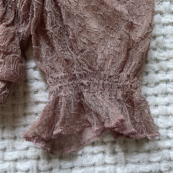 Nasty Gal Blush Pink Lace Puffed Sleeve Crop Top - 2 - EUC - Picture 4 of 7